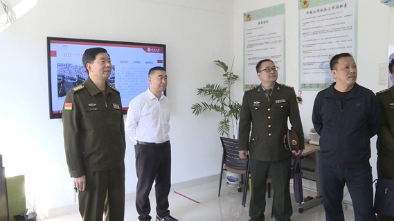 长沙市警备区司令员汪立生来校调研